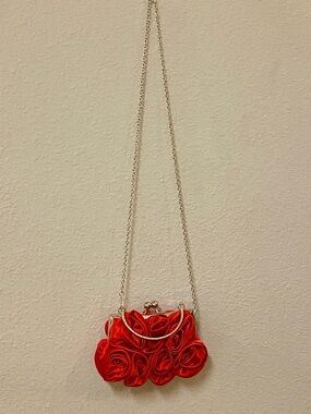 Red Rose Appliqué Evening Crossbody BagWith Kiss Lock